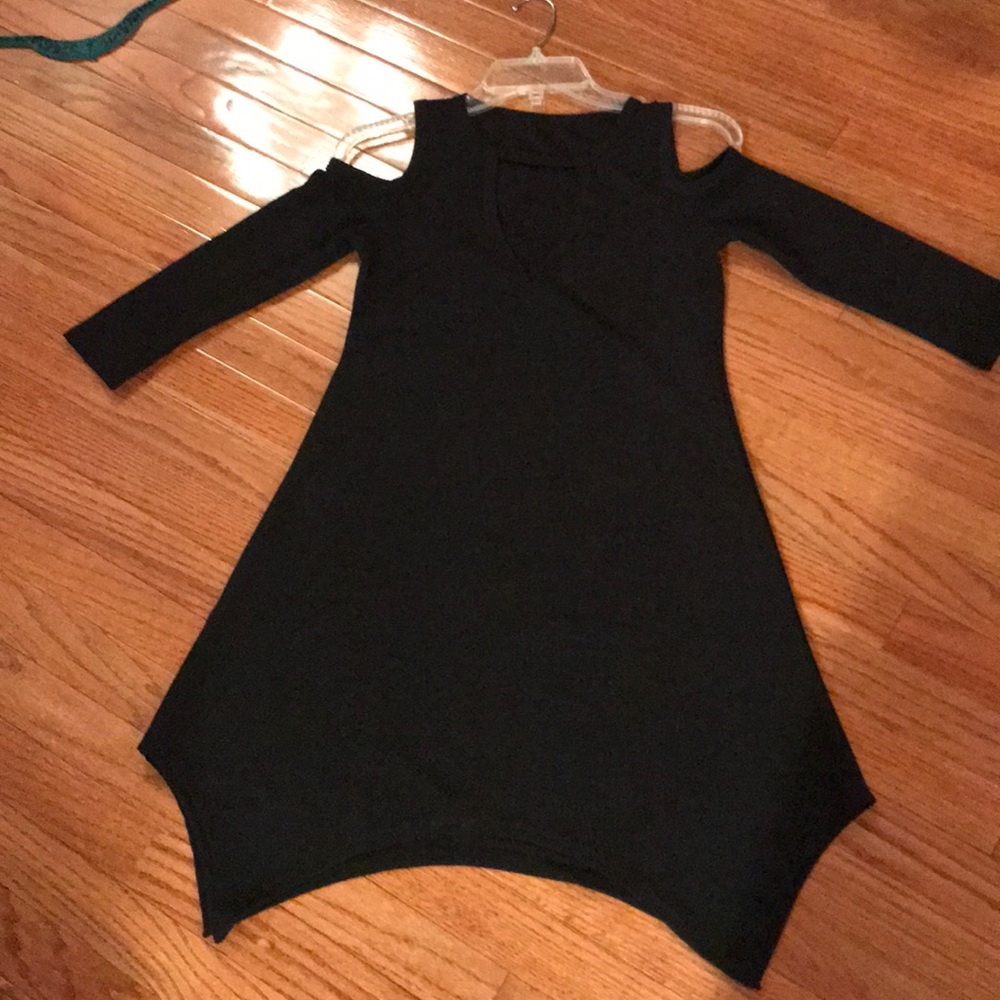 Key hole front - Open Shoulder Dress